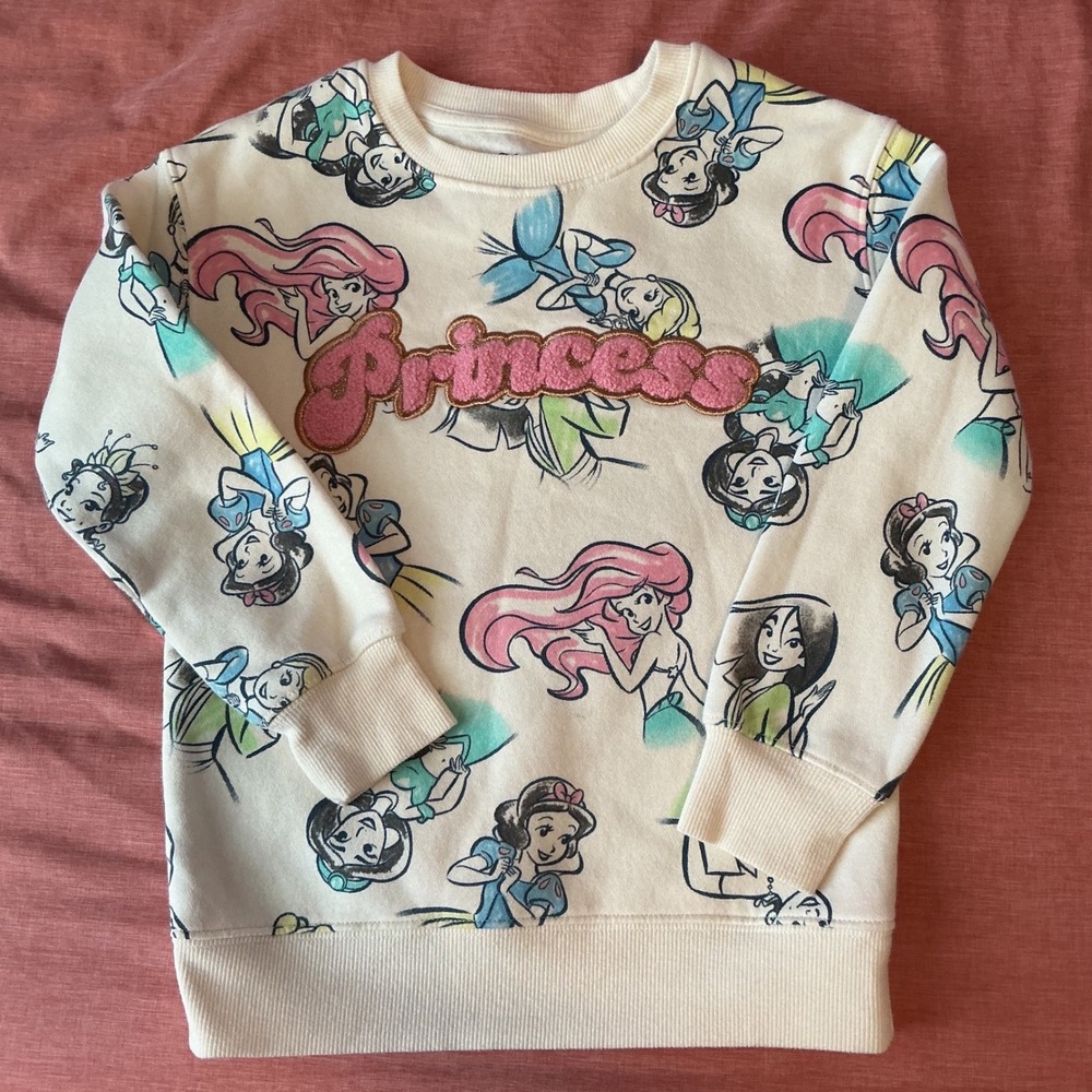 Disney Princess Pullover Fleece Sweatshirt Girl's Size 5 Cream w/ Chenille Patch